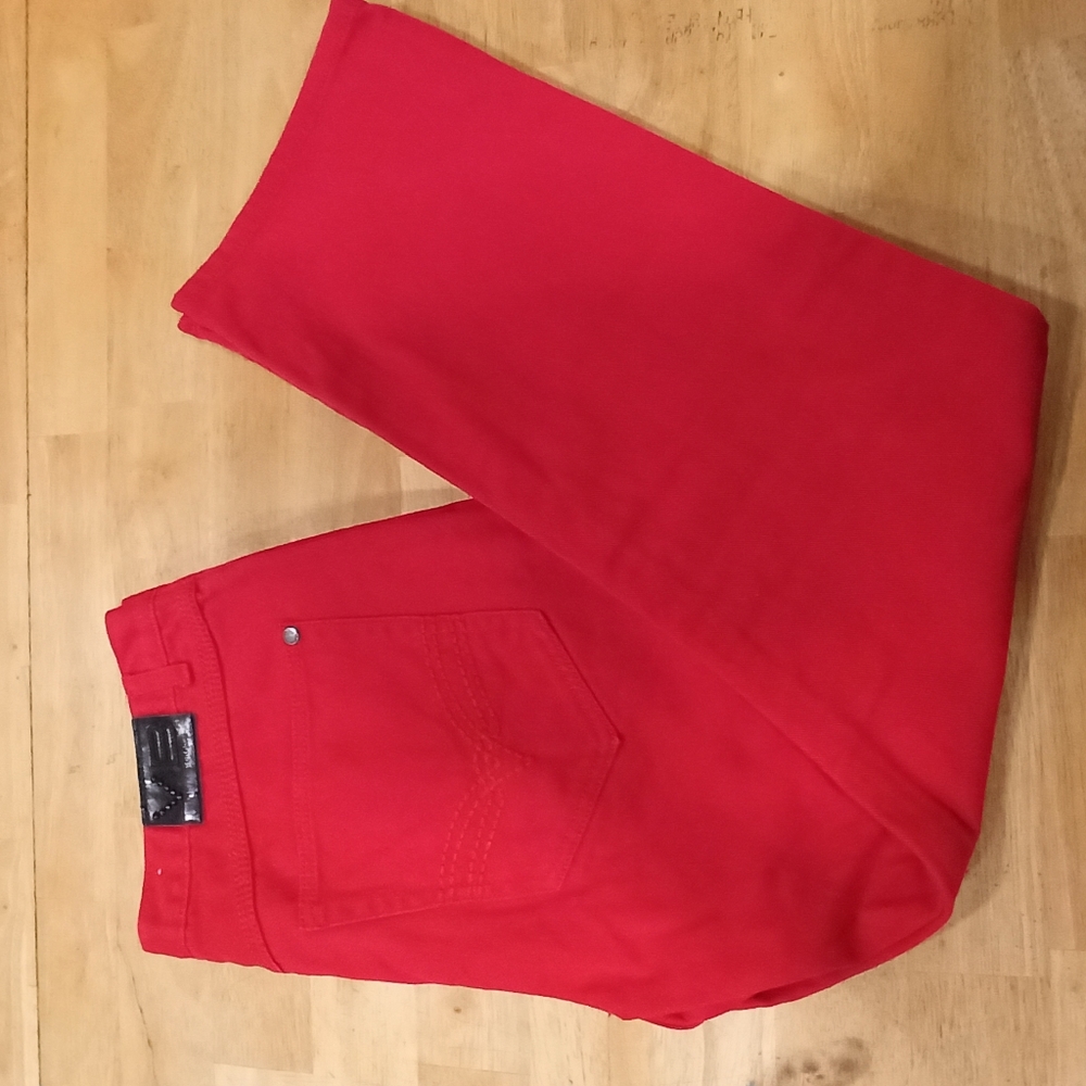 Red denim jeans for men in very good condition. Red color.34x32R